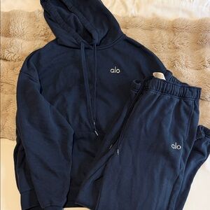 ALO Yoga Navy Accolade Sweat Set